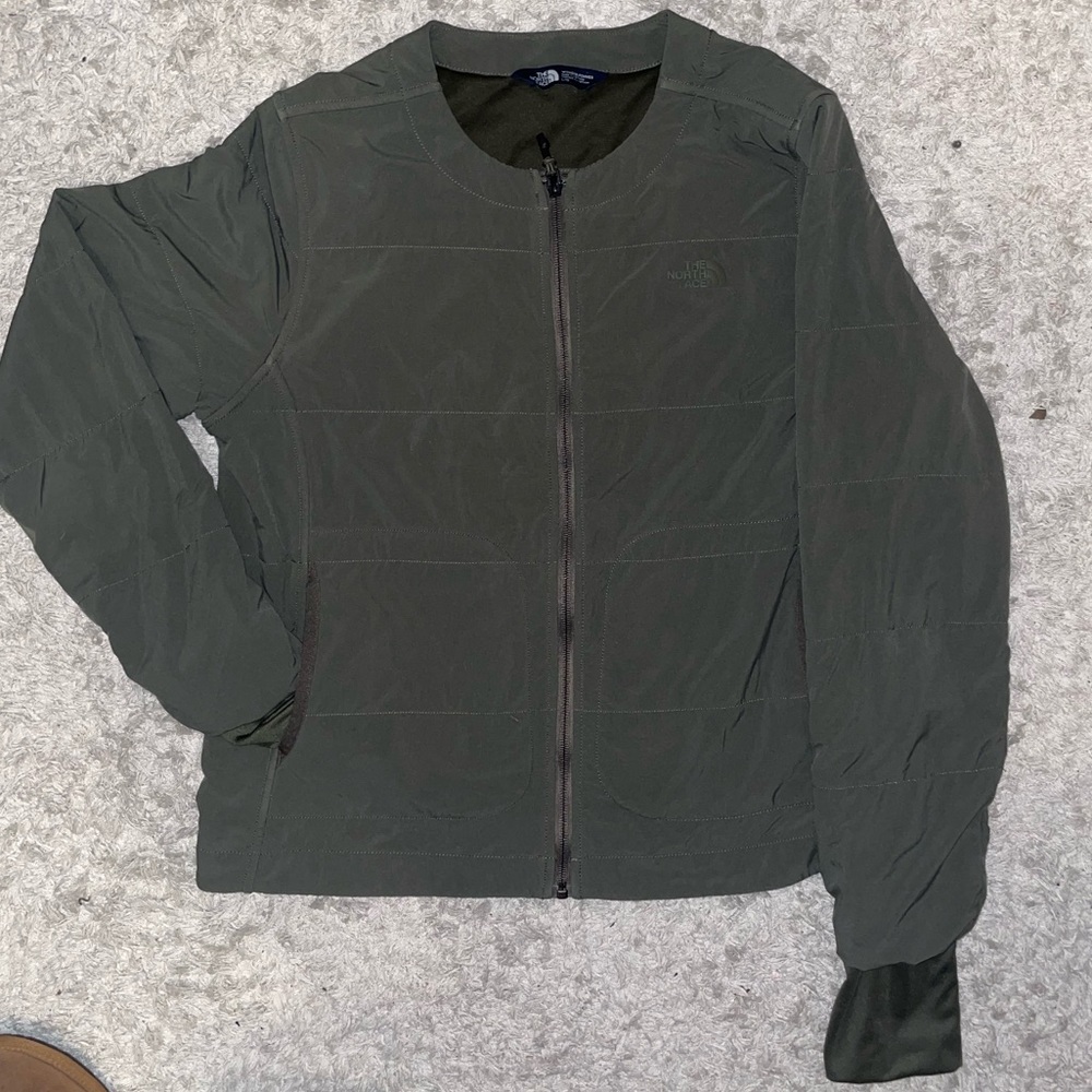 *Never Worn* Women’s North Face Jacket